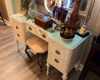 Items Located In The Master Bedroom