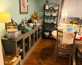 Items Located In The Dining Room