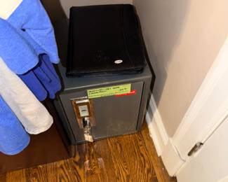 Items Located In The 1st Bedroom ~ Anheuser Busch Room