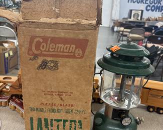 Coleman Two-Mantle Floodlight Lantern