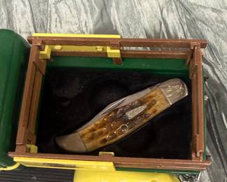 Case Jigged Pocket Knife