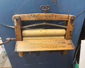 Vintage Hand Crank Clothes Wringer