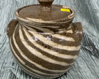 Vale Nort Carolina Swirled Ceramic Pot With Lid