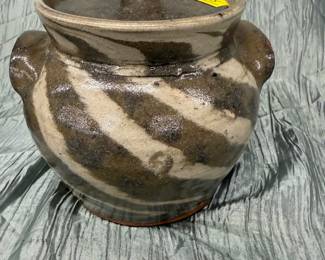 Vale North Carolina Swirled Ceramic Pot With Lid