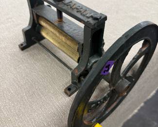 Vintage Japanese Hand Cranked Cast Iron Squid Juicer