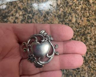 RETIRED AVERY HEART BROOCH /PIN $50