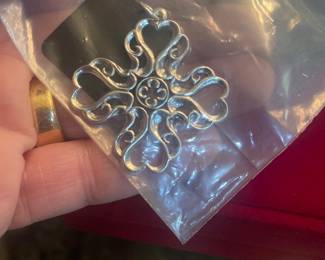 RARE RETIRED JAMES AVERY  HEARTS CROSS $165 