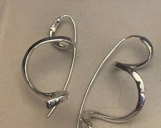 as new white 14 k gold earrings