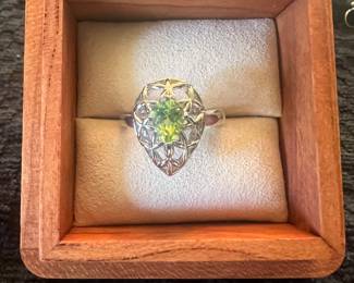 * BOX NOT INCLUDED  AND NOT FOR SALE - DISPLAY ONLY   .925 RING W/ STONE 