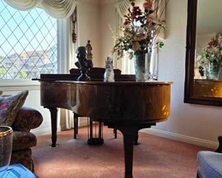 Gorgeous Wurlitzer G-461 grand piano in polished walnut