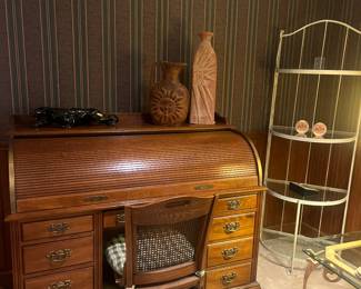 Roll top desk & chair 