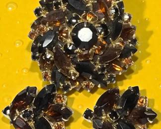 Topaz and black rhinestone highdomed brooch and matching earrings se