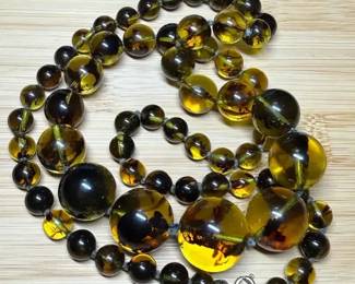 Graduated Amber Beaded Necklace