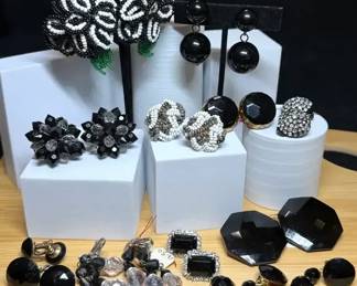 Vintage Clip Earrings Black  White