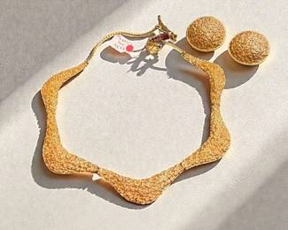 Mosell Textured Gold Necklace And Earring Set 