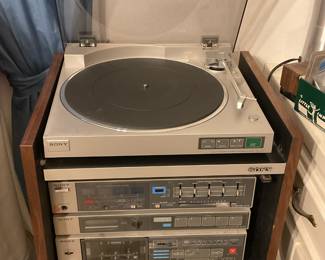  Sony PS-LX10 turntable, a TA-V10 amplifier, a TC-V10 cassette deck, and an ST-V10 tuner. 