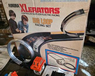 DWN •Montgomery Ward Aurora XLerators Loop The Loop Racing Set 1974