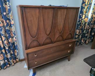Broyhill Brasilia 4-piece Bedroom Set! Excellent Condition!