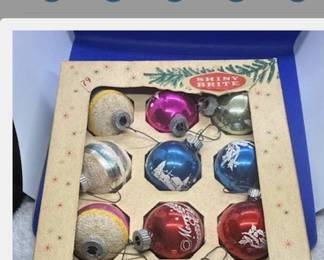 Vintage Christmas decorations. https://modestlambestatesales.hibid.com/