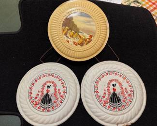 Stove covers. https://modestlambestatesales.hibid.com/