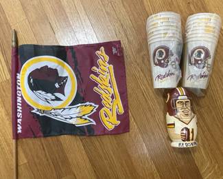 Vtg Washington Redskins Nesting Dolls, Flag & Cups