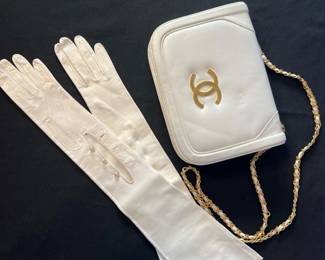 Chanel White Leather Handbag with Vintage Kidskin Opera‑Length Gloves