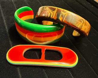 Vintage Bakelite Jewlery bangles cuff