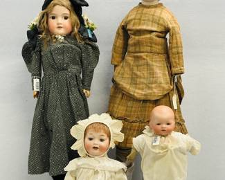 Antique dolls, china head dolls, baby dolls, including a rare gutta percha head blonde flat top doll from the 1850’s