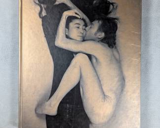 Photographs Annie Liebovitz 1970-1990, first edition, hardcover, published 1991 by Harper Collins