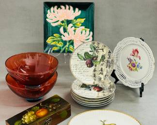 Avintage Ando Japanese cloisonné chrysanthemum flower tray or plate, a pair of two-tone Holmegaard Glass Dishes by Per Lutken, a set of Bernardaud Limoges Poesie canapé or appetizer plates, a vintage white porcelain plate with yellow bird decoration and gilt rim, a vintage Tole painted wooden trinket box with fruit still life decoration