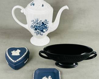 A vintage Royal Worcester porcelain "Blue Sprays" lidded coffee pot, Wedgwood blue jasper ware heart-shaped lidded box and a small square tray