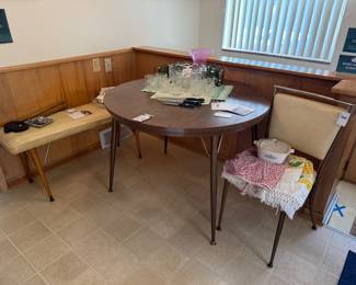 MCM - Style Dinette Chair, MCM-Style Extendable Round Table