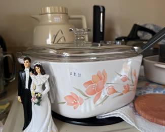 Bride & Groom Cake Topper