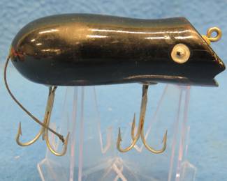 Lot 309. Vintage Shakespeare 3 3/8"Genuine Swimming Mouse with box (no lid) both in excellent condition