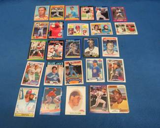 Lot 76. 25 baseball cards including many in the HOF. Includes Reggie Jackson, Dale Murphy, Wade Boggs, Bo Jackson and more.