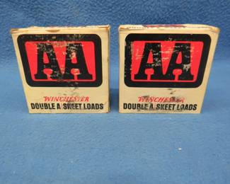Lot 371. Vintage Winchester AA 12-gauge boxes with mixed 7.5 and 8 shot shells. 50 total rounds. Boxes are in good condition.