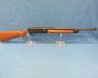 Lot 325. Crosman Model 2100 Classic BB/pellet gun in good working condition