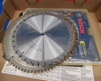 Lot 386. Saw blades with various tooth counts and sizes