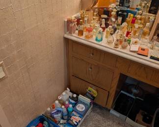 Cosmetics / Perfumes; Chanel, La Prarie and more 