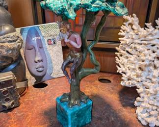 pino signoretto pan under a tree