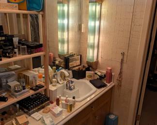 Cosmetics / Perfumes; Chanel, La Prarie and more 