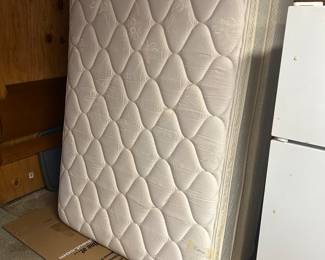 Queen mattress 