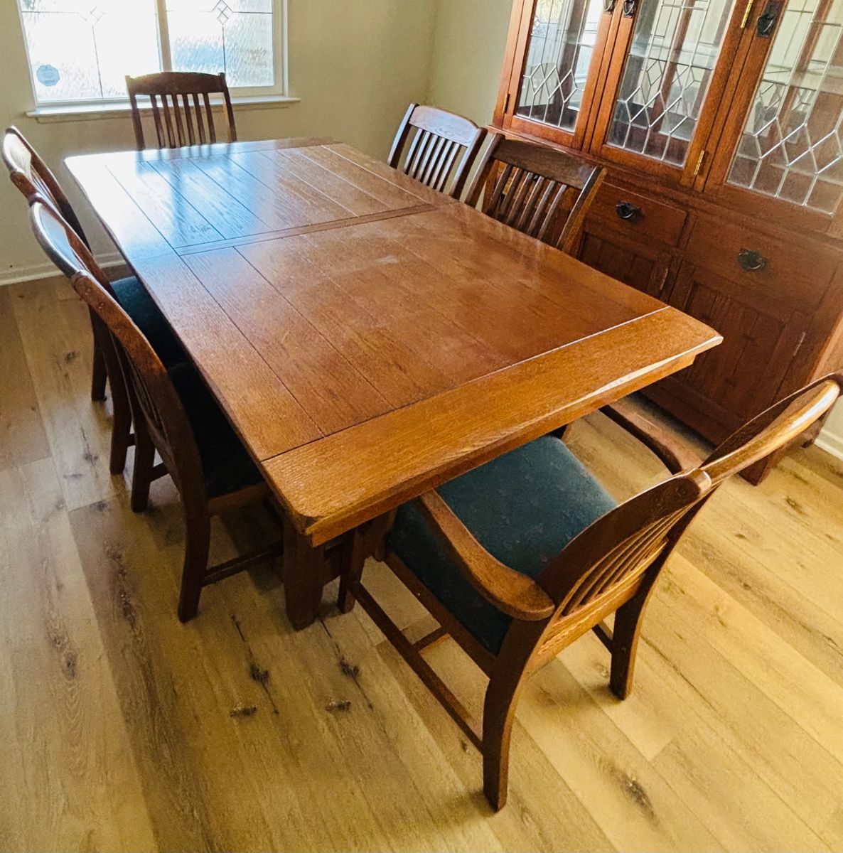 Mission Style Dining Table w/ Leaf and 6 chairs - $180