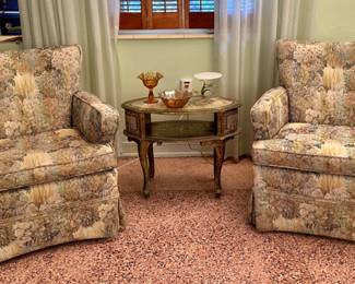 The chairs and table were sold.