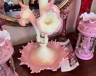 Beautiful Burmese Fenton Epergne 