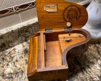 THORENS Swiss,PIANO Music-box,                              Plays: Brahms Lullaby