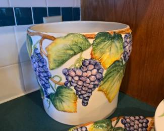 Intrada Majolica Grape And Leaf 