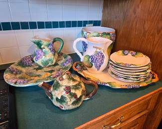 Several Intrada Majolica Grape And Leaf Pieces