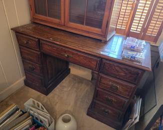 #92	Office desk 50x22x30 as-is some scratches	 $40.00 
