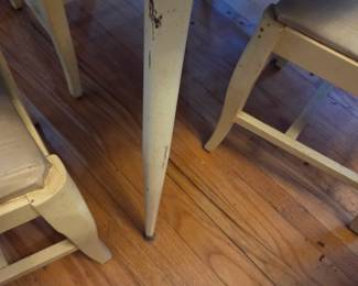 #38	Formica top w/metal Legs Oval Table w/4 chairs (as is condition) - 49x35x29	 $40.00 
